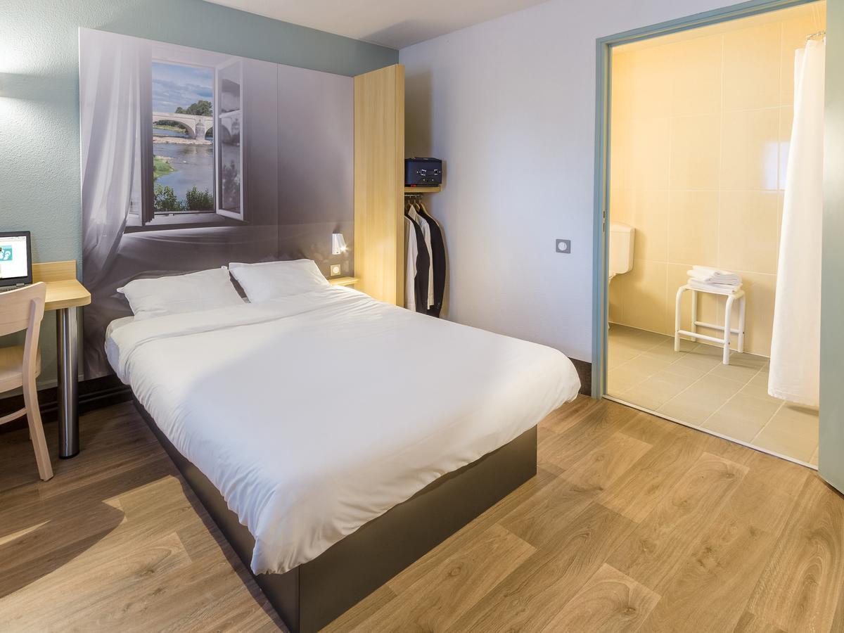 B&B Hotel Angers 2 Universite ボークーゼ エクステリア 写真
