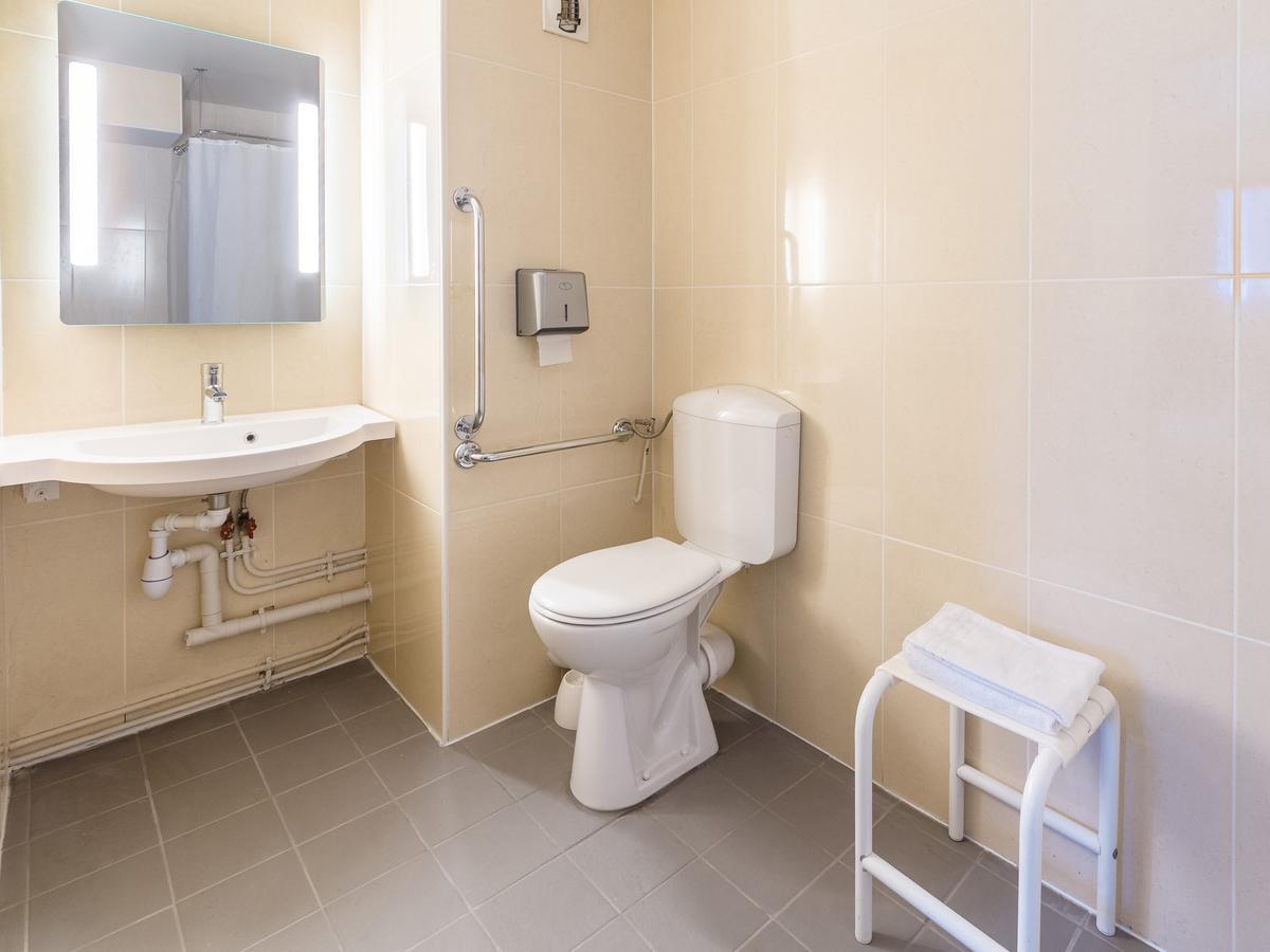 B&B Hotel Angers 2 Universite ボークーゼ エクステリア 写真