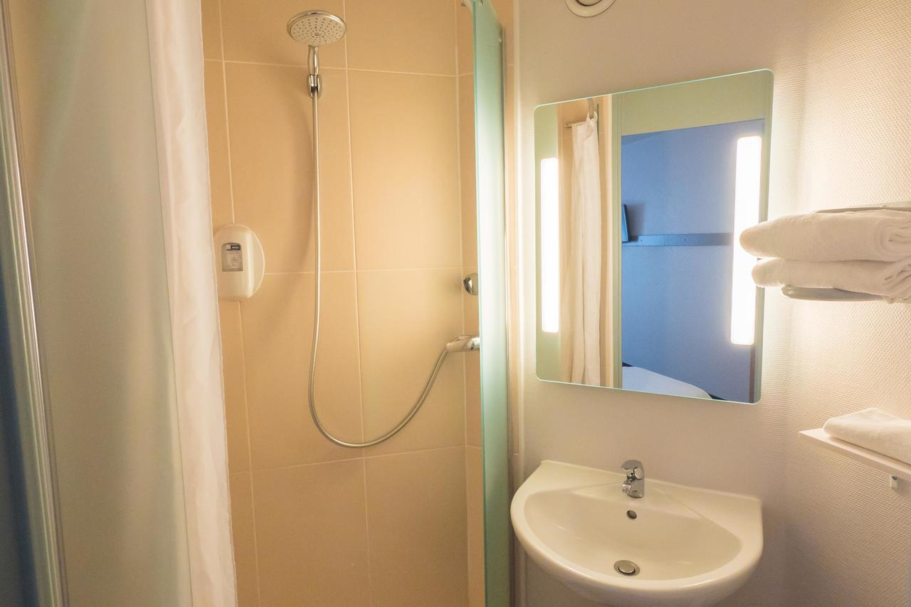 B&B Hotel Angers 2 Universite ボークーゼ エクステリア 写真