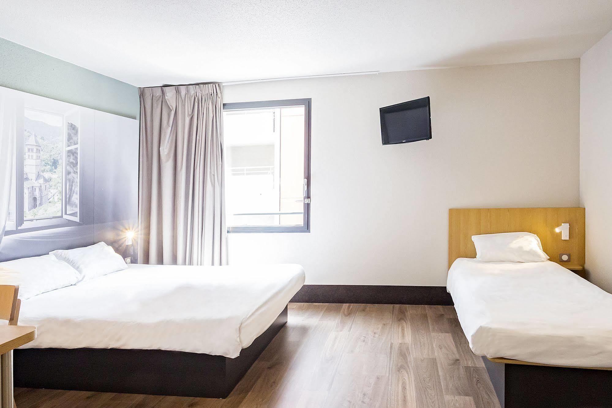 B&B Hotel Angers 2 Universite ボークーゼ エクステリア 写真